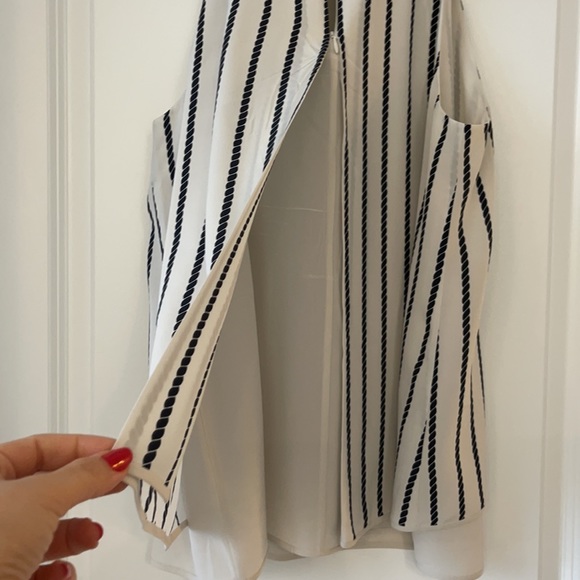 Theory Silk Top - EUC - Picture 3 of 4